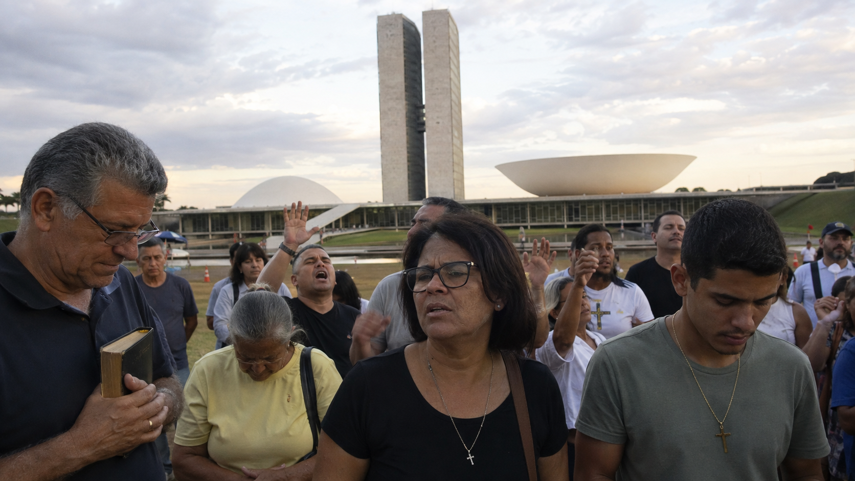 Deus, voto e poder o que acontece quando religião e política deixam de ter fronteiras