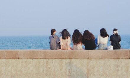 Dia Internacional da Menina — Quando nascer menina ainda significa estudar menos, casar cedo e obedecer mais