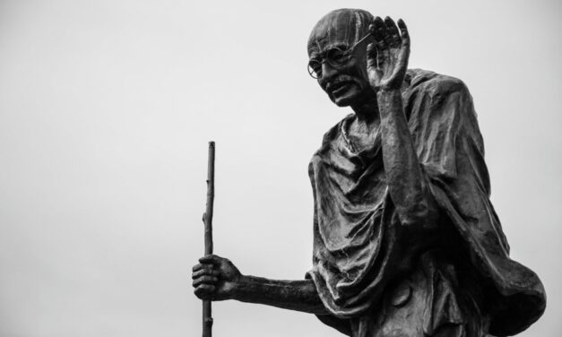 02/10/2026 Dia Internacional da Não Violência — Quando o Estado responde à resistência com força