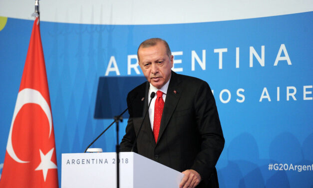 Recep Tayyip Erdoğan: do simit vendido nas ruas de Istambul ao poder presidencial ampliado