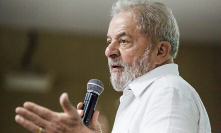 Luiz Inácio Lula da Silva: do chão de fábrica ao terceiro mandato sob pressão externa