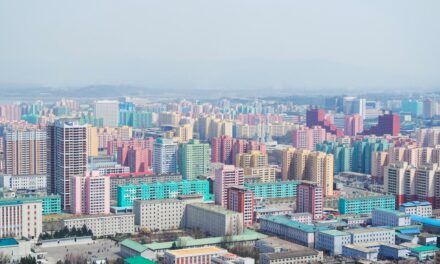 Coreia do Norte: o regime hereditário que agora envia soldados para a guerra na Ucrânia
